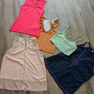 Bundle Of 5 Tank Tops Size Small